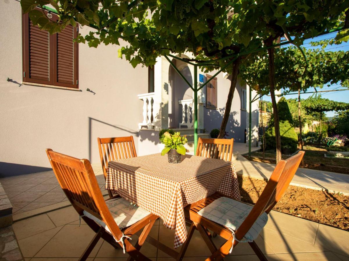 Apartment Olivia By Interhome Pićan Eksteriør bilde